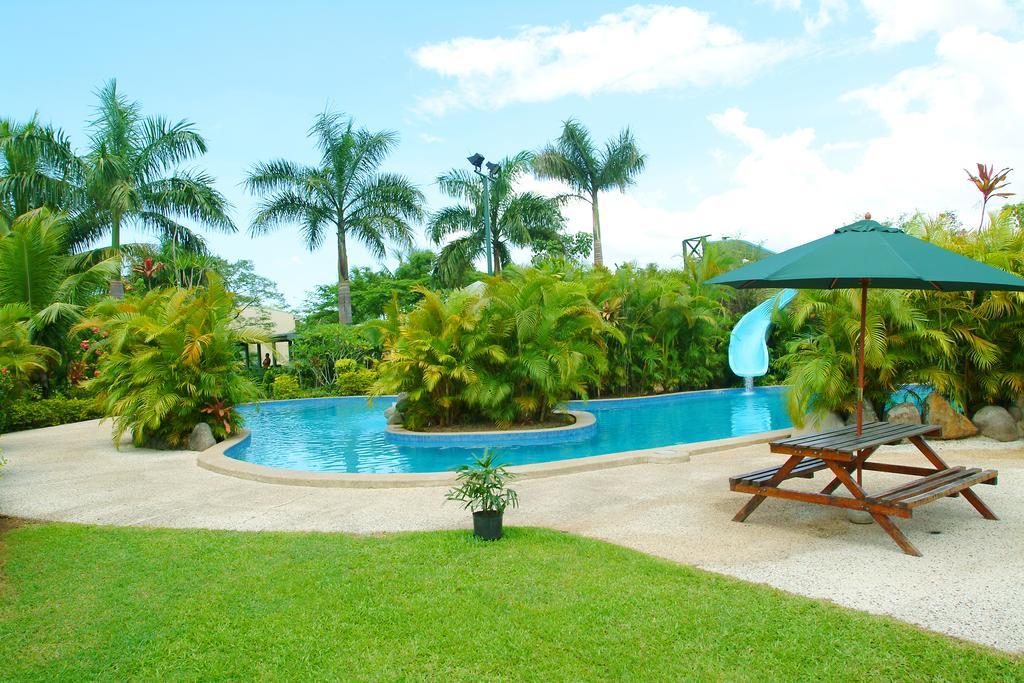 Grand West Villas Nadi Exterior foto